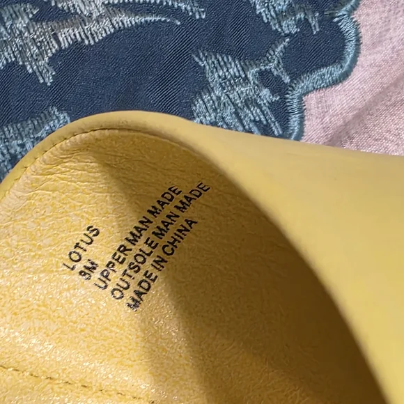 Matisse Yellow Slide Mules - Picture 5 of 7